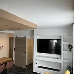 Garden Apartment *