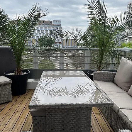 Garden Apartment *